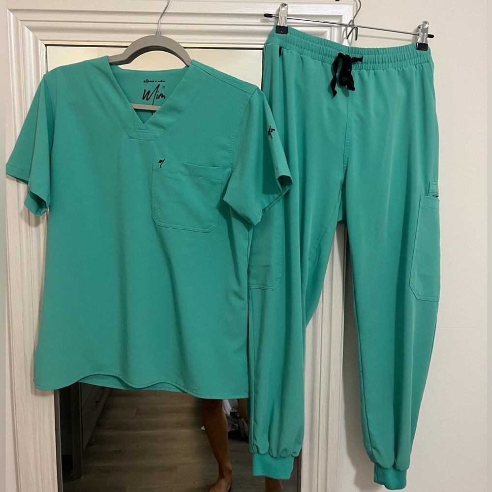 MIMS surgical green scrub set size medium. NEVER WORN